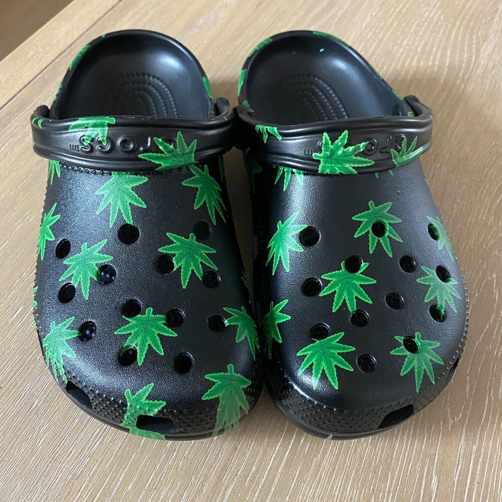 Crocs Classic hemp Leaf Clog Men's Size 5 / Woman's Size 7 Brand NEW